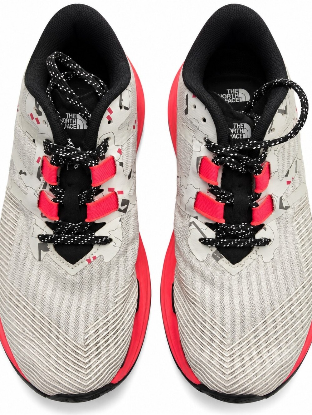 The North Face Women’s Sneakers 7.5 EUC Cream Coral Black Athletic Shoes